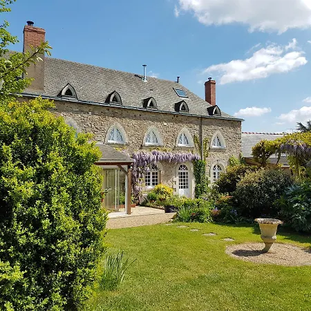 Manoir De La Pigeonnerie Bed & Breakfast